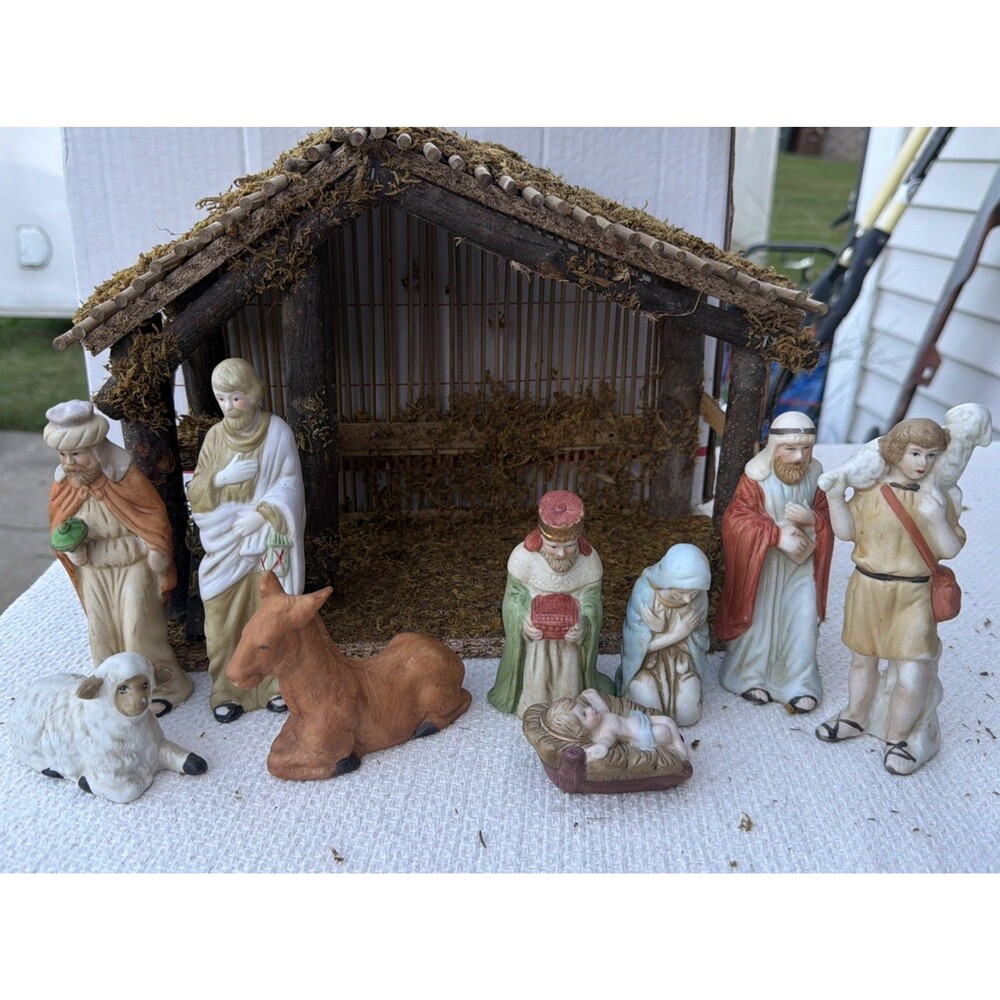 Vintage Sears Style Nativity Set 10 Ceramic Figures Wood Stable Christmas Manger